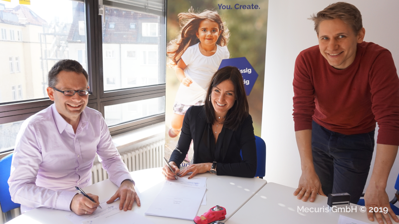 Denise Schindler signs contract with Mercuris